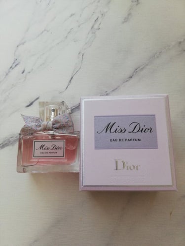 Dior ミス ディオール オードゥ パルファンのクチコミ「Dior
ミス ディオール オードゥ パルファン

サンプルを頂いて　香りを試したら
いい香り.....」（2枚目）