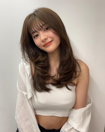 HARUNA on LIPS 「たっぷりレイヤー♡鎖骨辺りからスタートした、大人上品なレイヤー..」(5枚目)