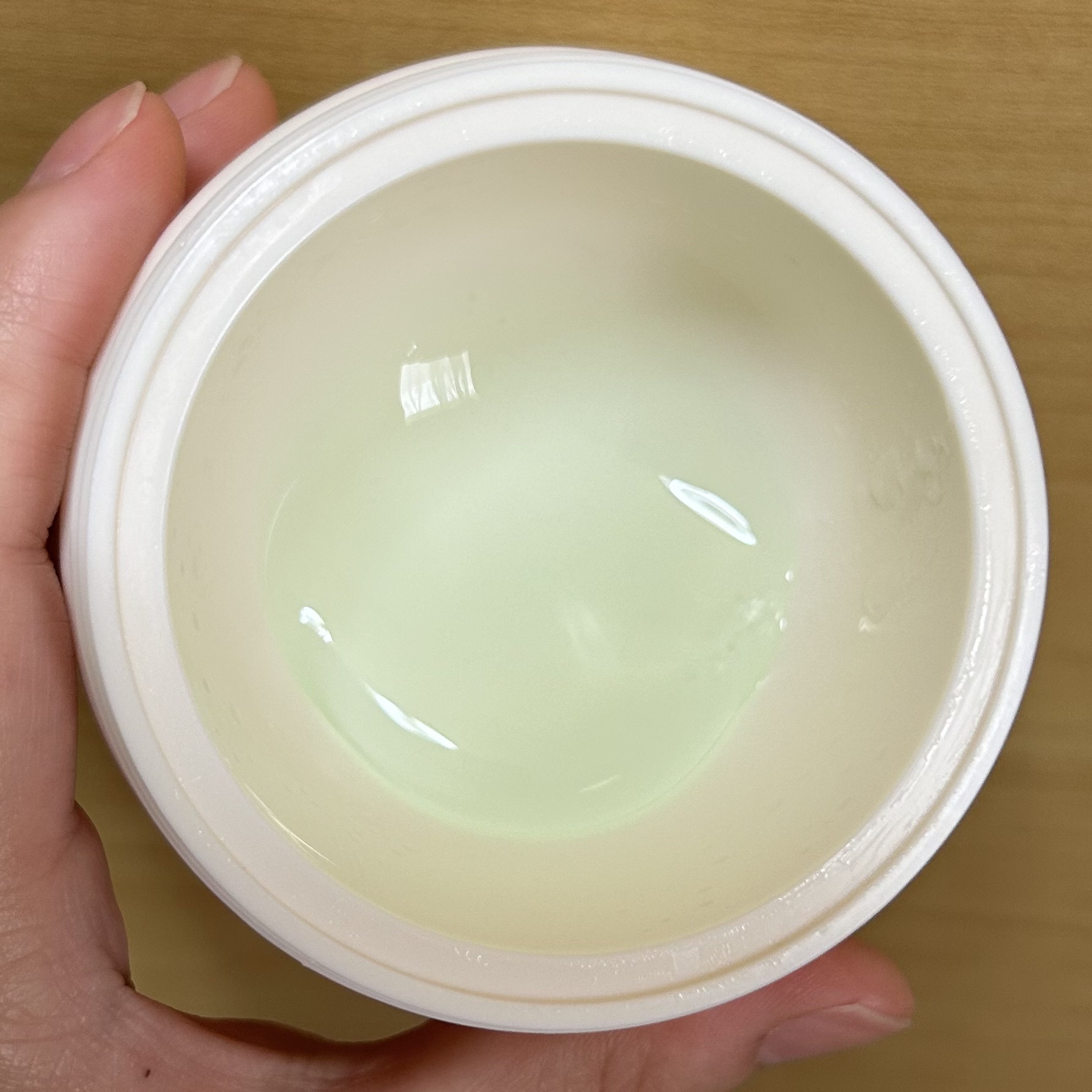 SNP シカパンテノールスリーピングパックのクチコミ「SNP
シカパンテノールスリーピングパック


中蓋、スパチュラ付属で、
ゼリーみたいなテクス.....」（2枚目）