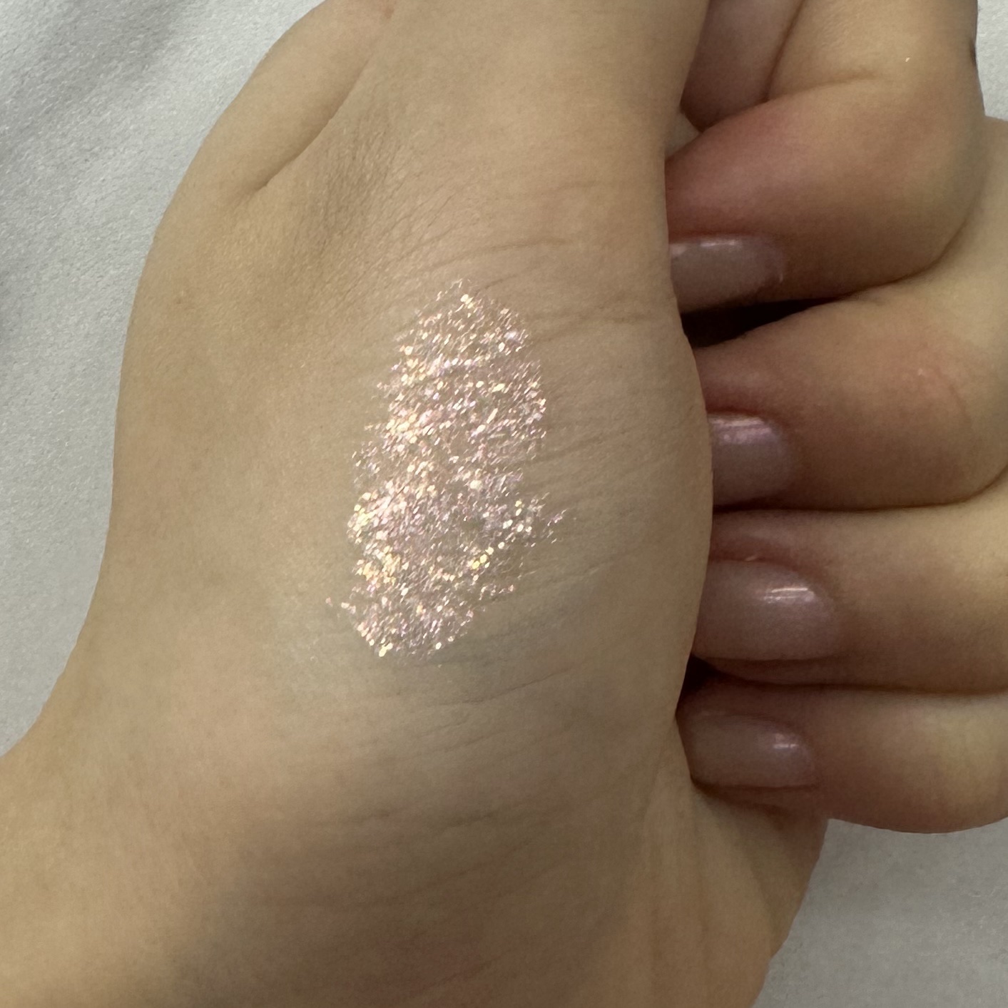 フラワーノーズ スワンバレエシリーズ リキッドアイシャドウ 04 パーフェクトブロッサム/FlowerKnows/リキッドアイシャドウを使ったクチコミ（2枚目）