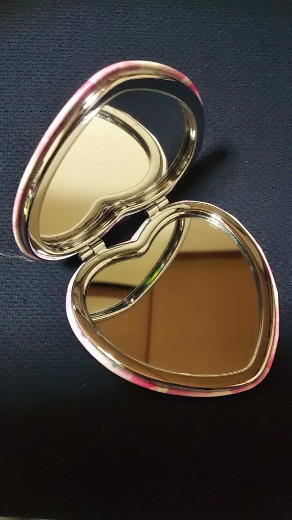 コンパクトミラー(ハート型）/DAISO/その他化粧小物を使ったクチコミ（2枚目）