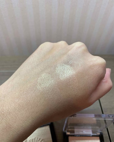 MegaGlo Highlighting Powder/wet 'n' wild/ハイライトを使ったクチコミ（4枚目）