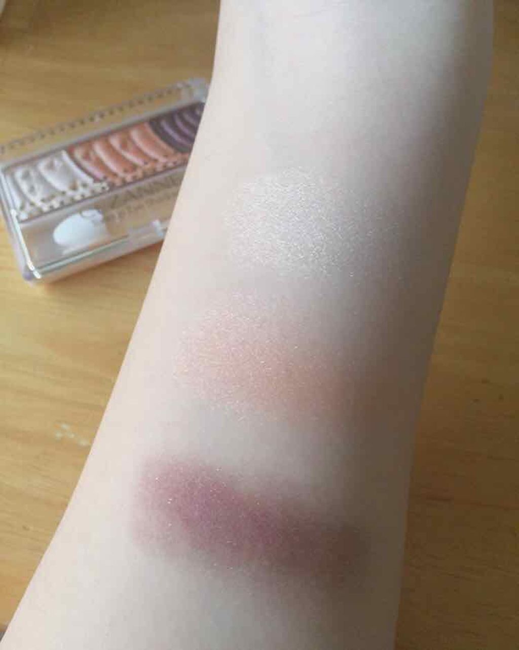 トーンアップアイシャドウ/CEZANNE/アイシャドウパレットを使ったクチコミ（3枚目）