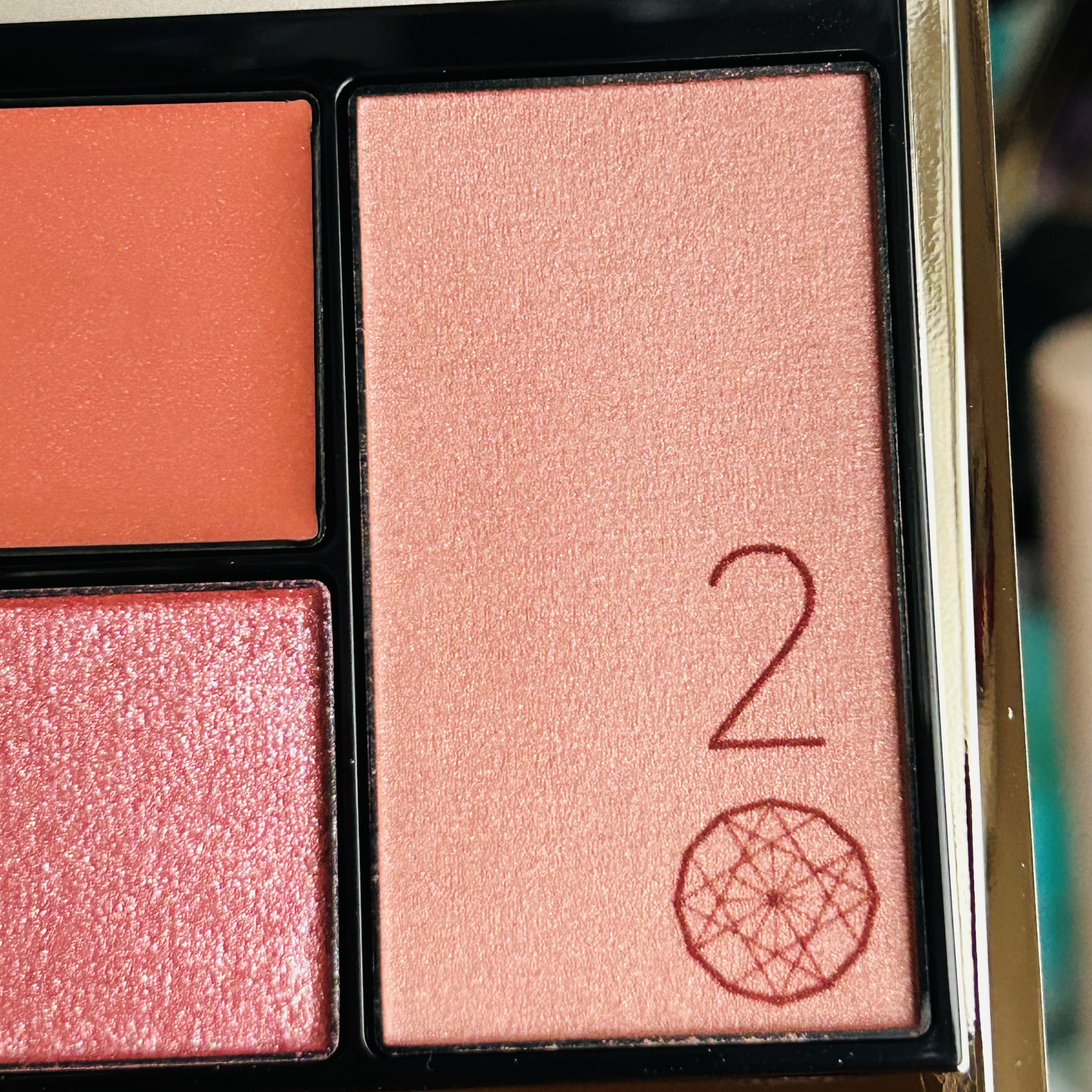 20th アニバーサリー アイ＆ブラッシュ コンパクト 102 夢咲光 - YUMESAKIKOU/SUQQU/アイシャドウパレットを使ったクチコミ（3枚目）