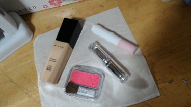 pink_gloss_ju1g on LIPS 「ケイトのファンデーションは、肌のくすみを飛ばしてくれて結構肌が..」（1枚目）