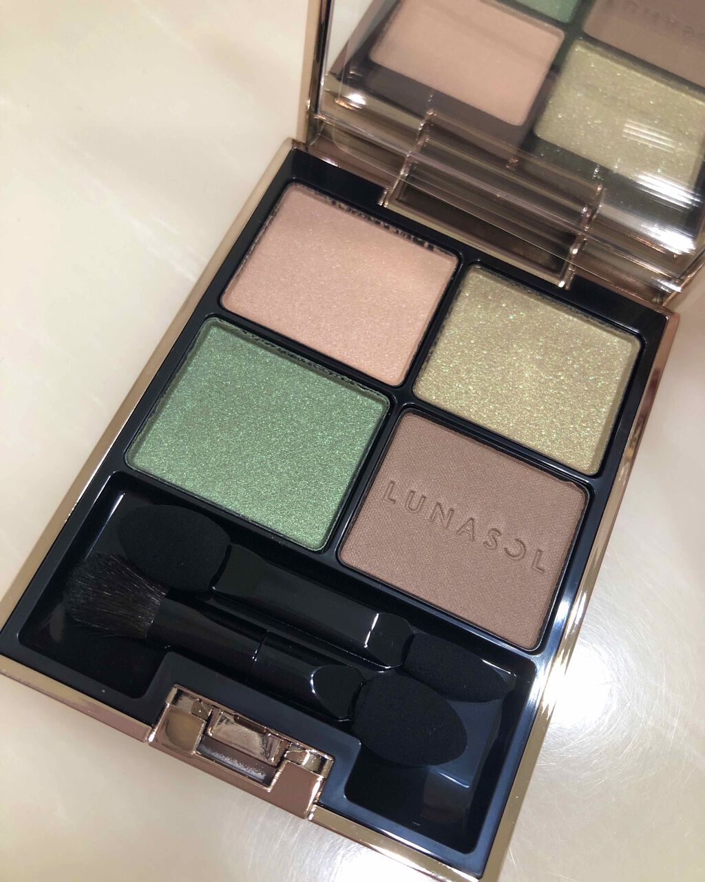 アイカラーレーション 10 Vintage Moss/LUNASOL/アイシャドウパレットを使ったクチコミ（2枚目）