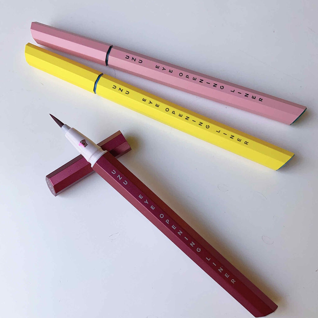 EYE OPENING LINER/UZU BY FLOWFUSHI/リキッドアイライナーを使ったクチコミ（1枚目）