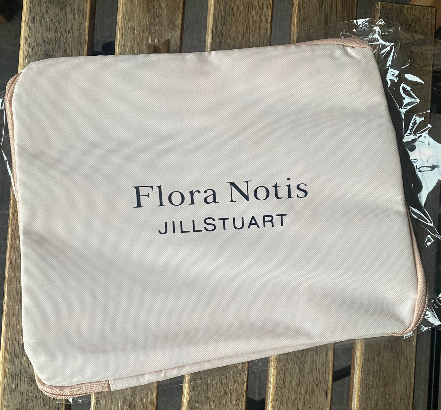 ぷぅぴぃ《紫コス部💜💗》 on LIPS 「ゼクシィ2023年1月号300円FloraNotisJILLS..」(2枚目)