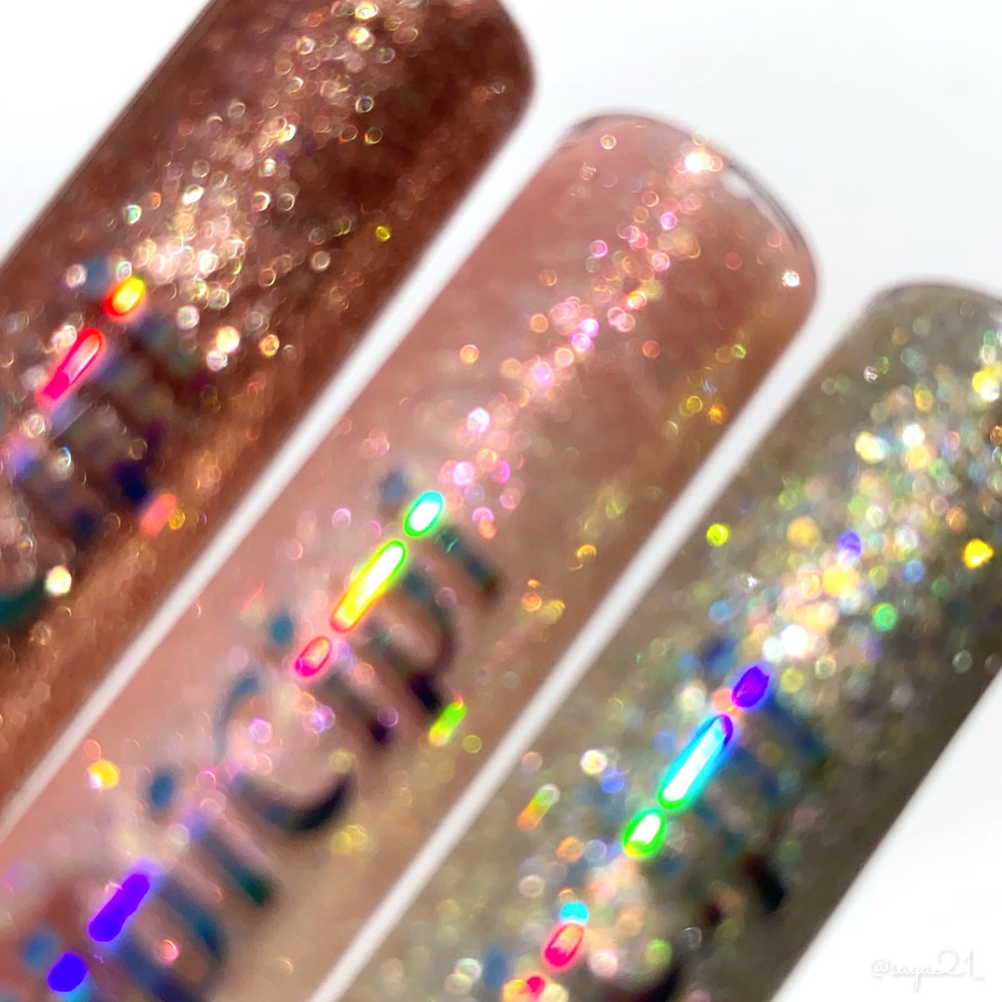 グリッター イルミネーションライナー R/CipiCipi/リキッドアイライナーを使ったクチコミ(3枚目)