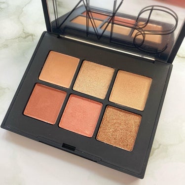 NARS ヴォワヤジュールアイシャドウパレットのクチコミ「イエベ春にマストなアイシャドウパレット🧡
【NARS】ヴォワヤジュール　アイシャドーパレット1.....」（3枚目）