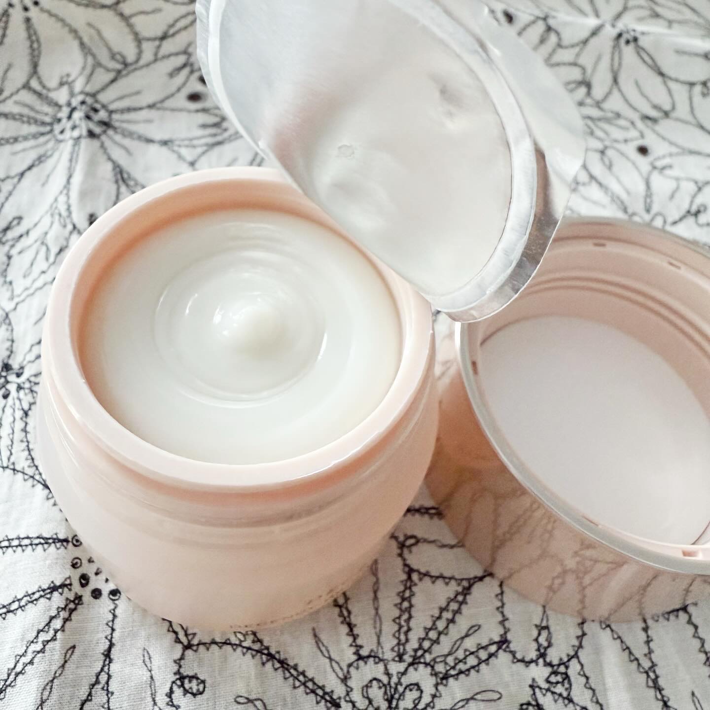 ディセンシア ディセンシー ブライトリフト クリーム/DECENCIA/フェイスクリームを使ったクチコミ（2枚目）