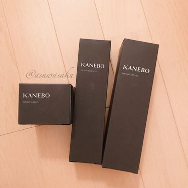 𑁍KANEBO

大好きな黒KANEBO。

クレンジングオイルは擦らずスルスルと落ちてくれるし、化粧水の保湿力◎、仕上げはこっくりクリームで朝まで乾燥知らずな肌に。

これからも愛用し続けます‪☺︎‬