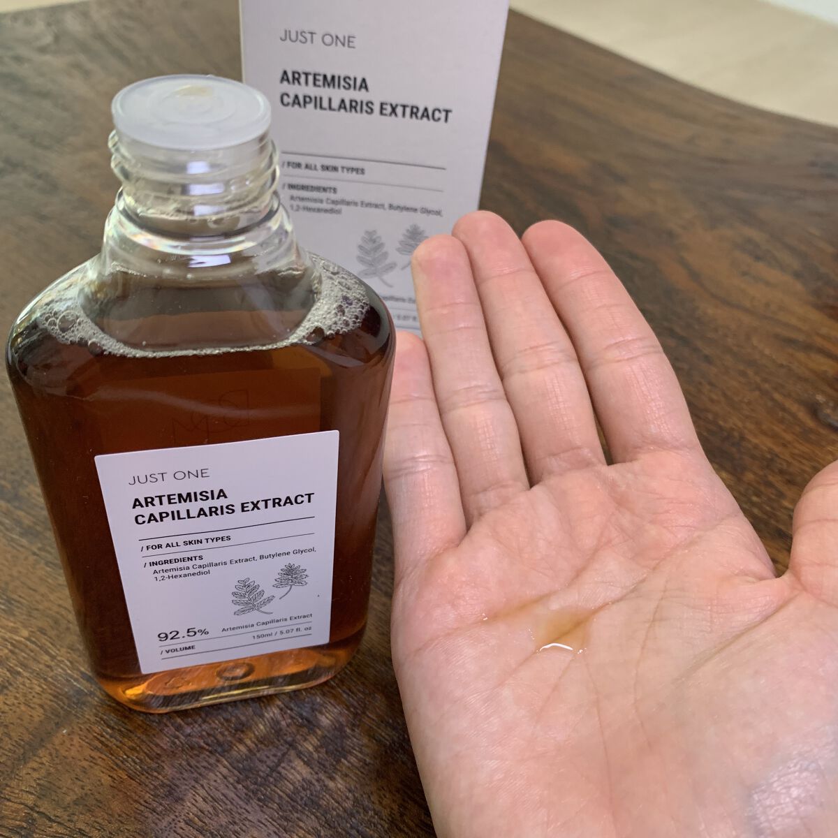 JUST ONE ヴィーガンエッセンス カワラヨモギ花エキス/BOM/化粧水を使ったクチコミ（3枚目）