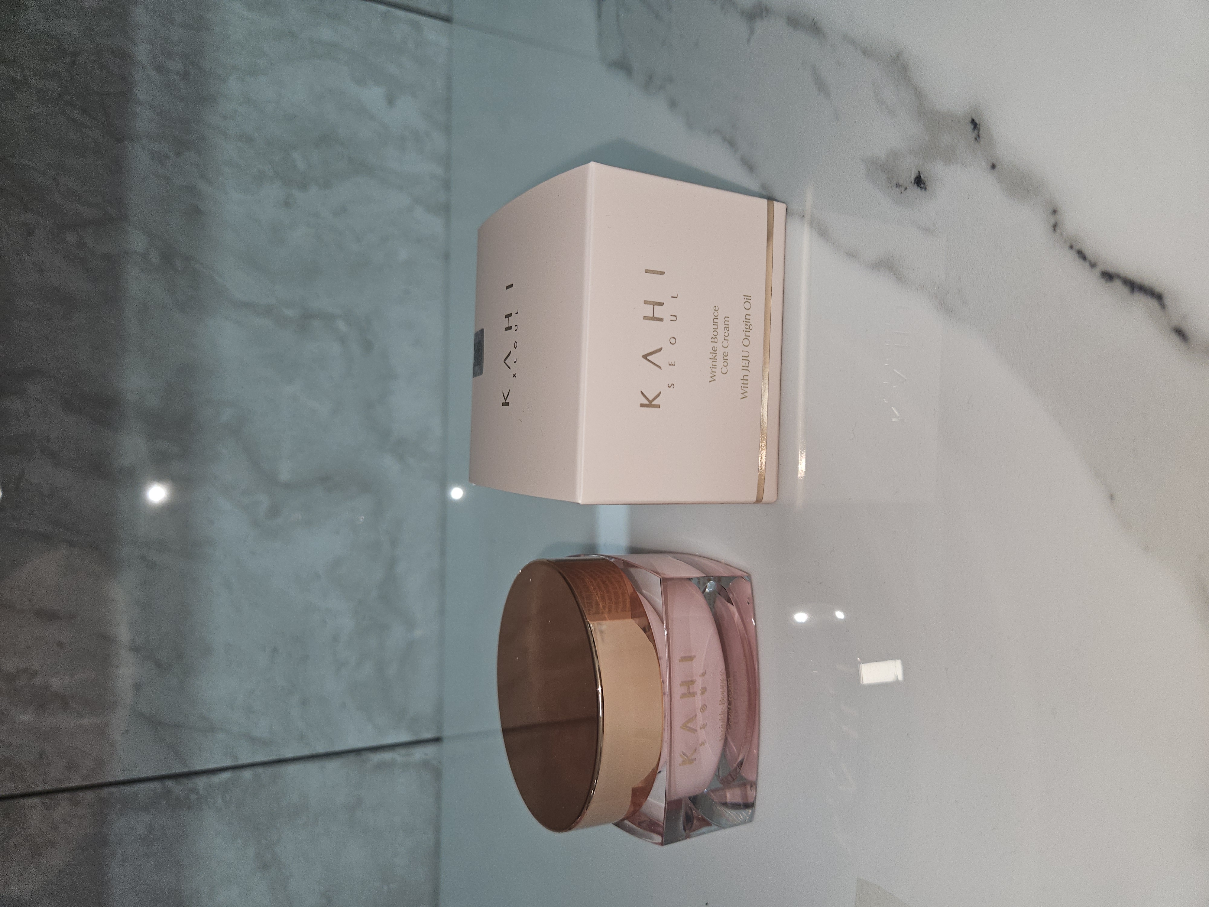 WRバウンスコアクリーム/KAHI/フェイスクリームを使ったクチコミ（1枚目）