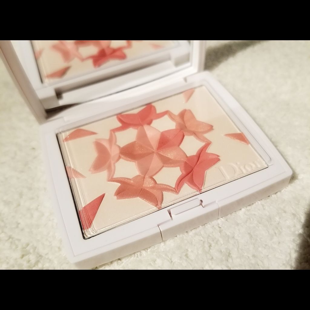 スノー ブラッシュ＆ブルーム パウダー/Dior/パウダーチークを使ったクチコミ（2枚目）