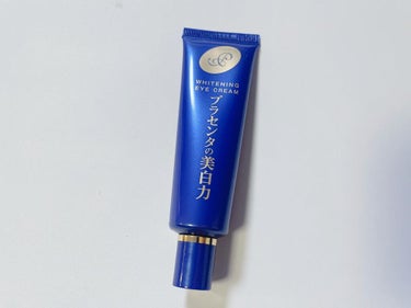 icchy on LIPS 「明色化粧品プラセホワイター薬用美白アイクリーム今年26歳なので..」（1枚目）