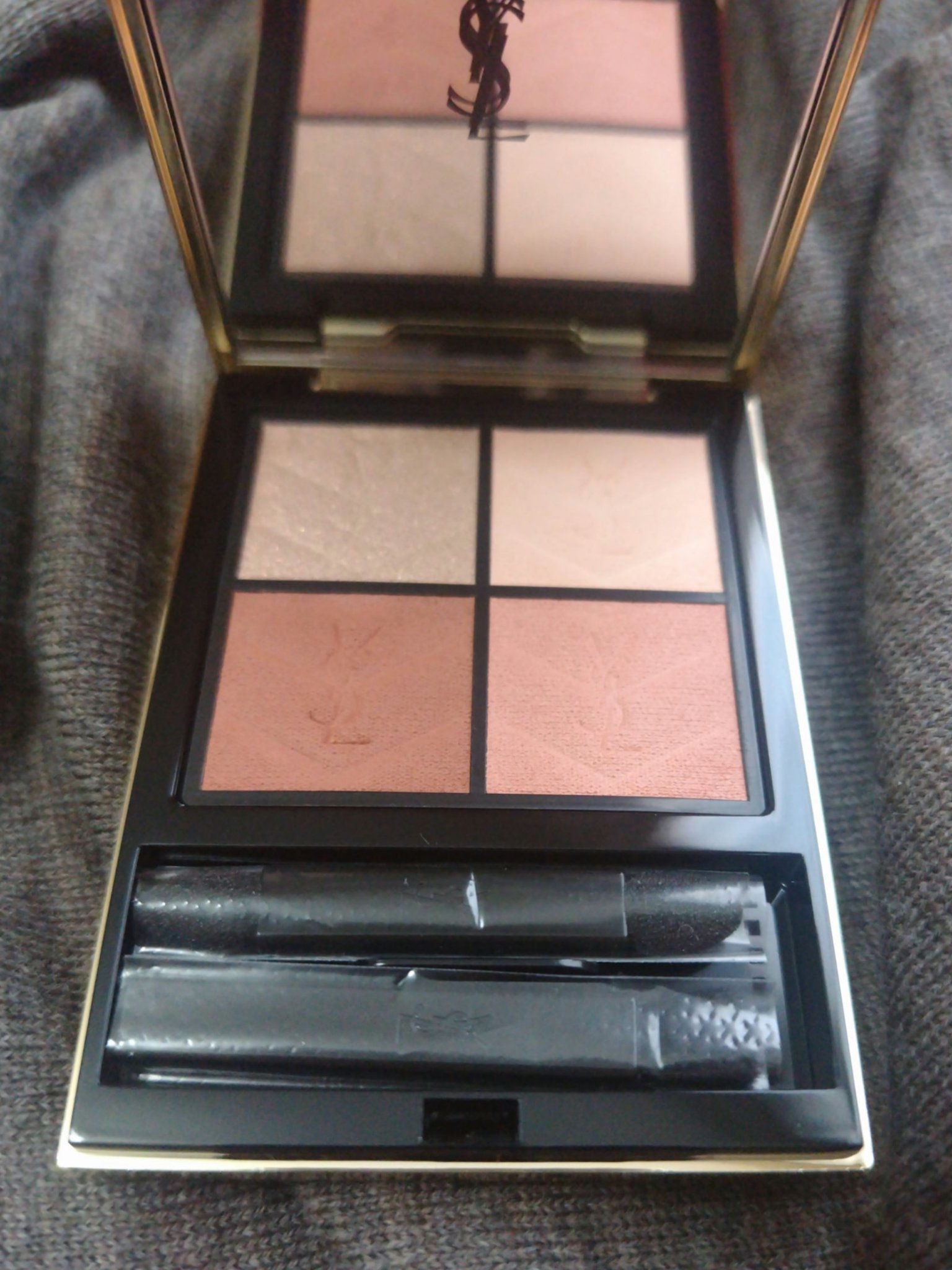 クチュール ミニ クラッチ #600 スポンティーニ リリー/YVES SAINT LAURENT BEAUTE/アイシャドウパレットを使ったクチコミ（1枚目）