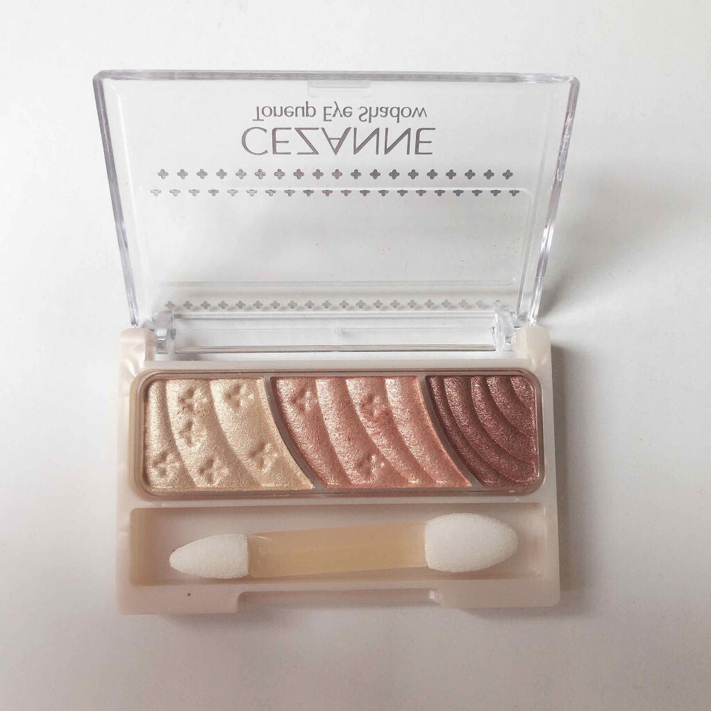 トーンアップアイシャドウ/CEZANNE/アイシャドウパレットを使ったクチコミ(2枚目)