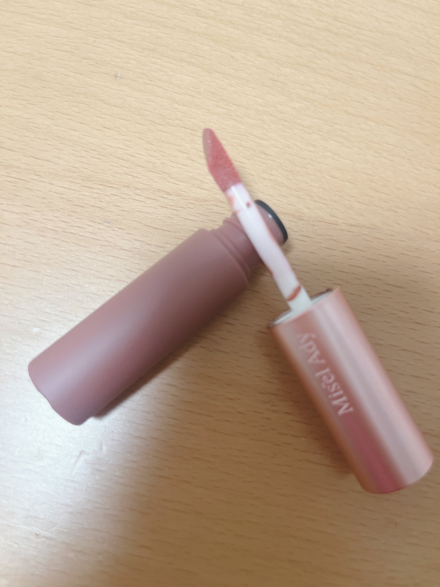 ウォータリーリップティント マット/ミゼルエディ/リップティントを使ったクチコミ(2枚目)