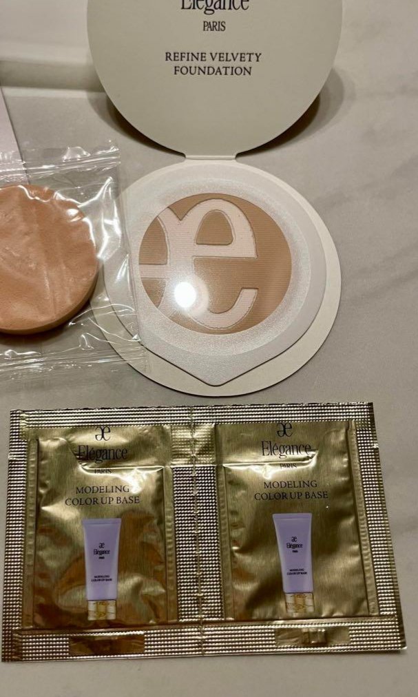 リファイン ヴェルヴェティ ファンデーション IV302/Elégance/パウダーファンデーションを使ったクチコミ（1枚目）
