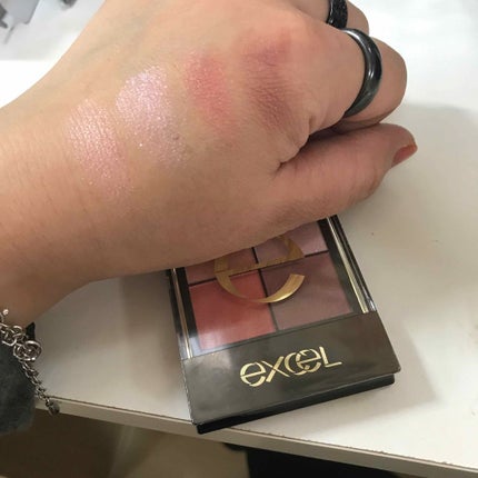 リアルクローズシャドウ/excel/アイシャドウパレットを使ったクチコミ(2枚目)