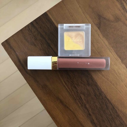 トーン ペタル エッセンス グロス/to/one/リップグロスを使ったクチコミ(2枚目)