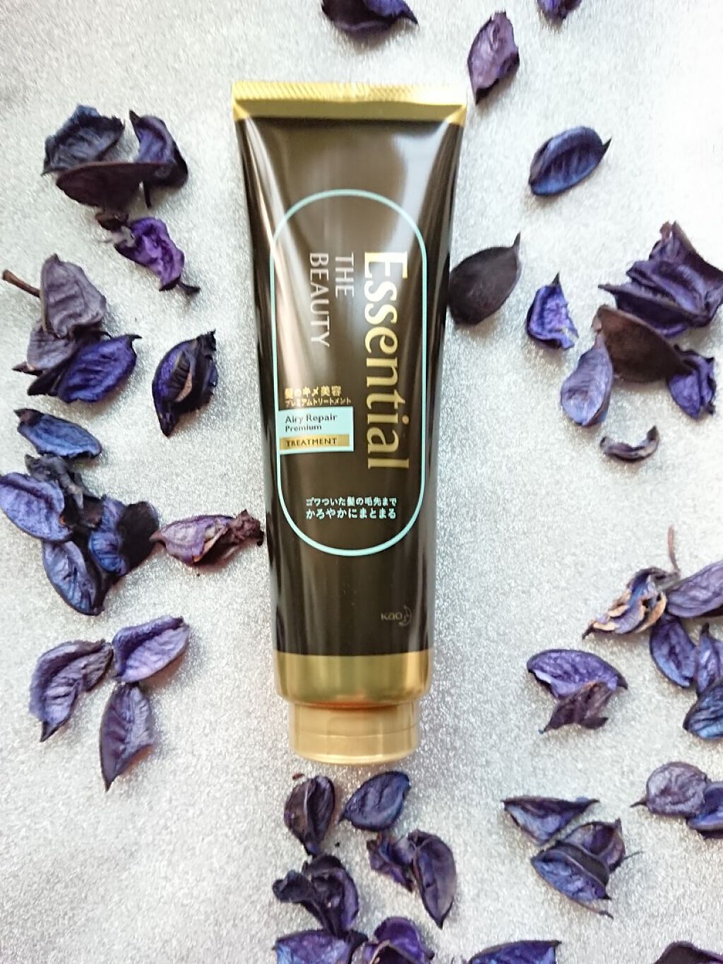 Essential THE BEAUTY 髪のキメ美容プレミアムトリートメント<エアリーリペアプレミアム>/エッセンシャル/洗い流すヘアトリートメントを使ったクチコミ(2枚目)