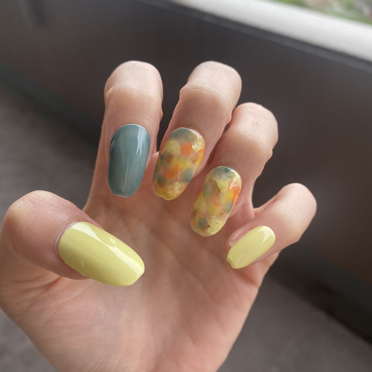 エレガンス ラズル エナメルラッカー/エレガンス ラズル /マニキュアを使ったクチコミ（2枚目）