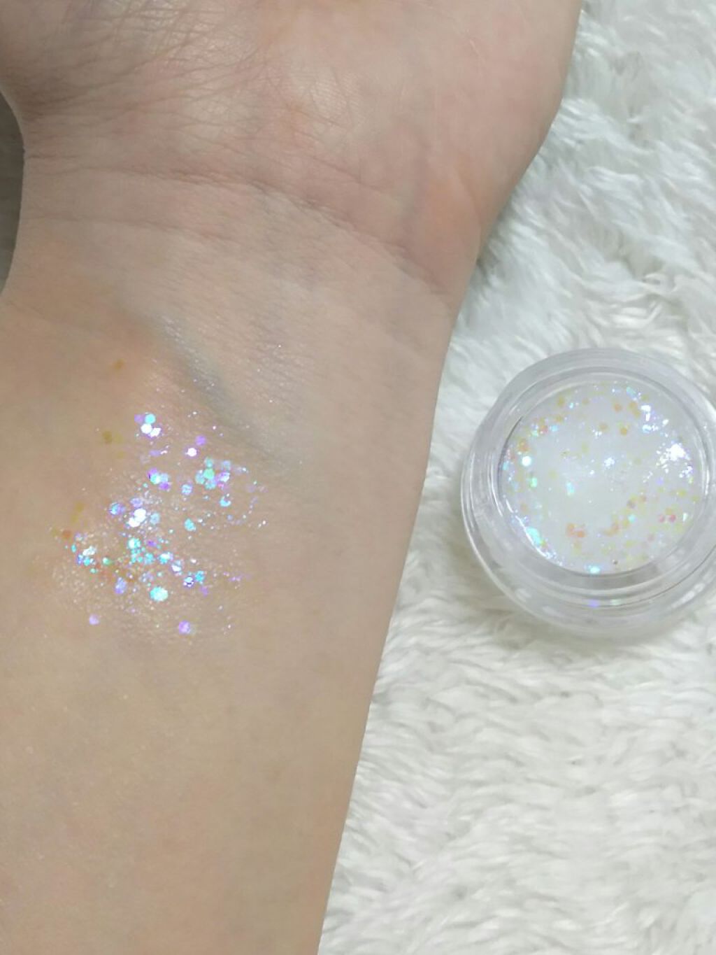 ゲットルーズグリッタージェル N°1オーロラキャッチャー/unleashia/グリッターを使ったクチコミ（3枚目）