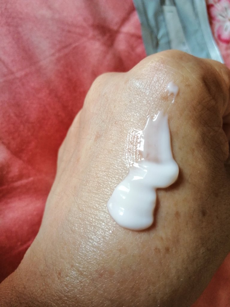 レイセラ 薬用ブライトニングセラムUV/ノエビア/日焼け止めローションを使ったクチコミ（3枚目）