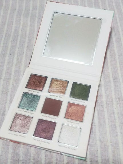 クリスタルパワー/essence/アイシャドウパレットを使ったクチコミ(2枚目)