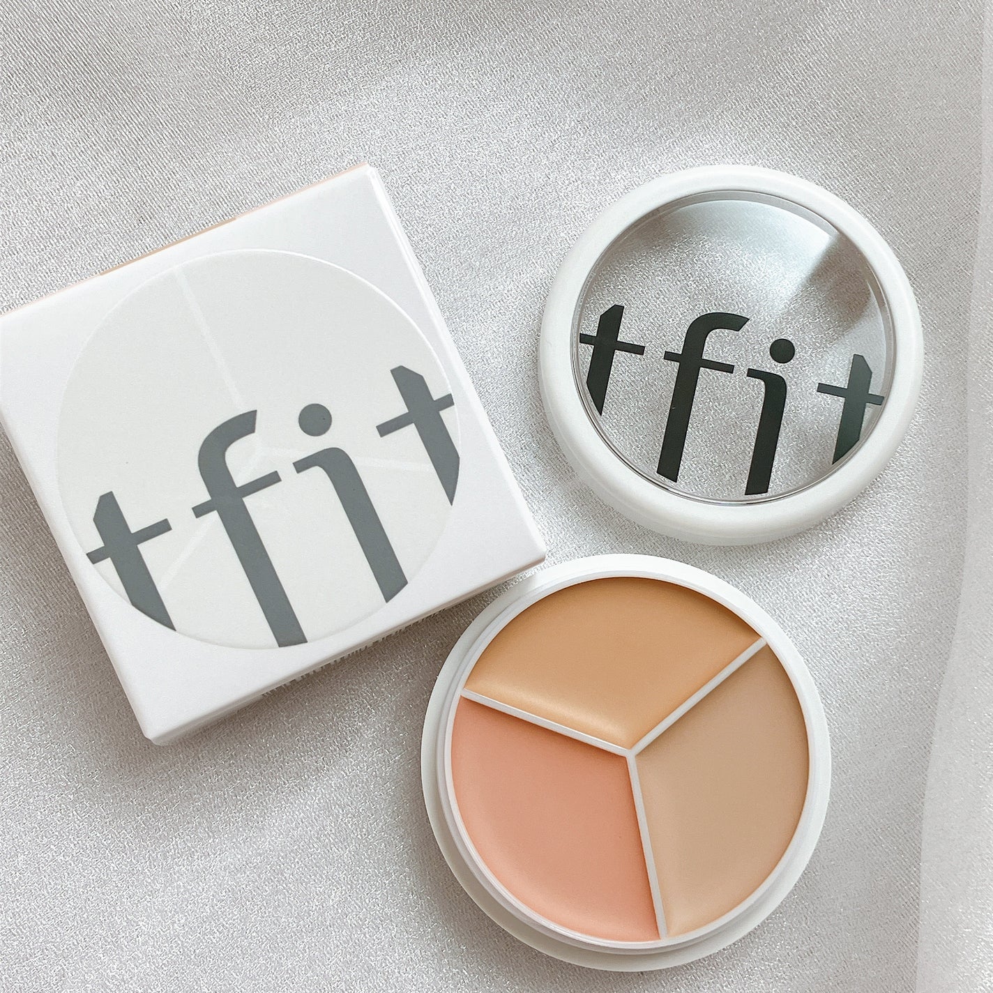 ぬ on LIPS 「TFIT様の✨️COVERUPPROCONCEALER✨️LI..」(1枚目)