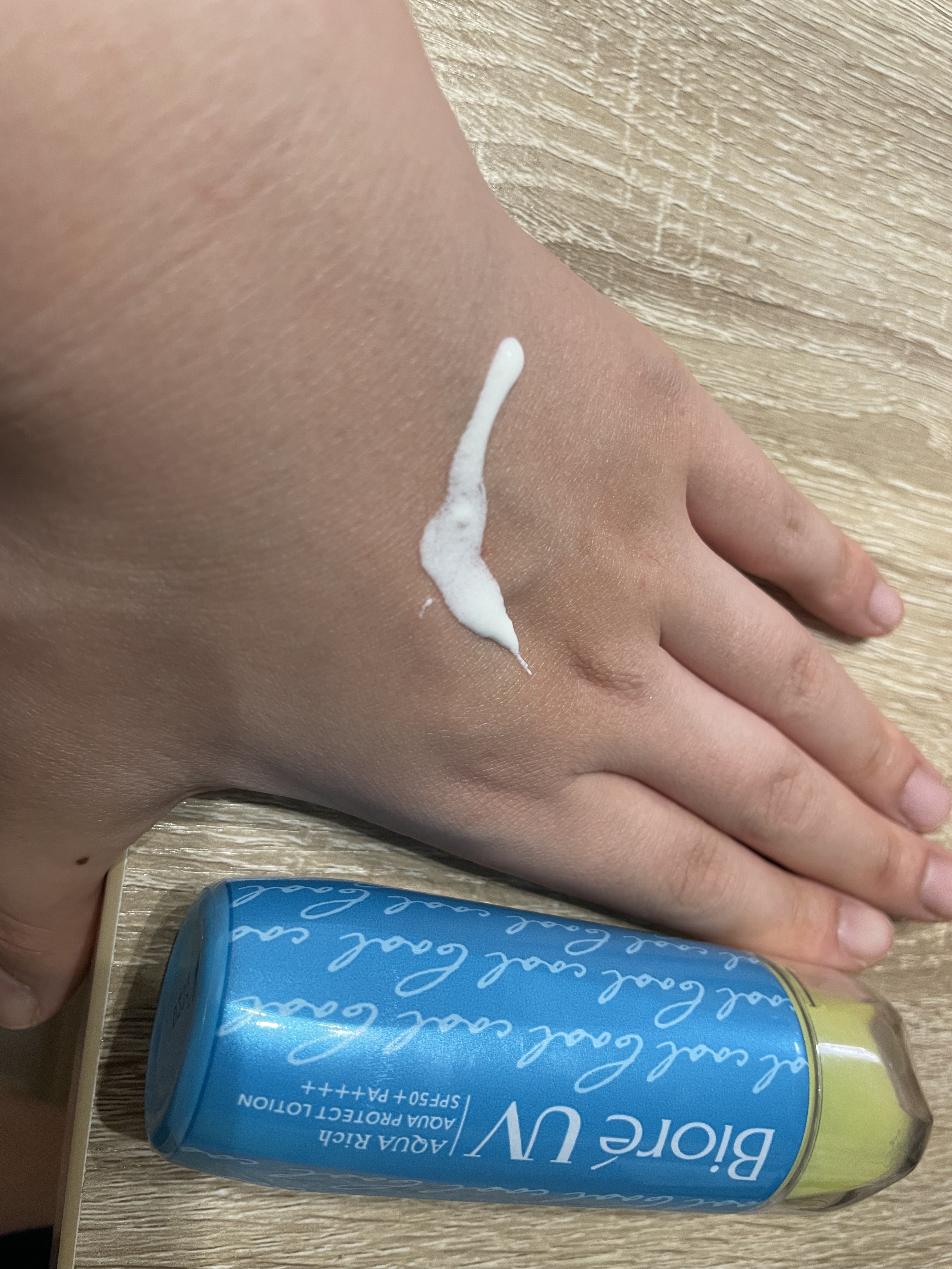 ビオレUV アクアリッチ アクアプロテクトローション クール/ビオレ/日焼け止めローションを使ったクチコミ（2枚目）