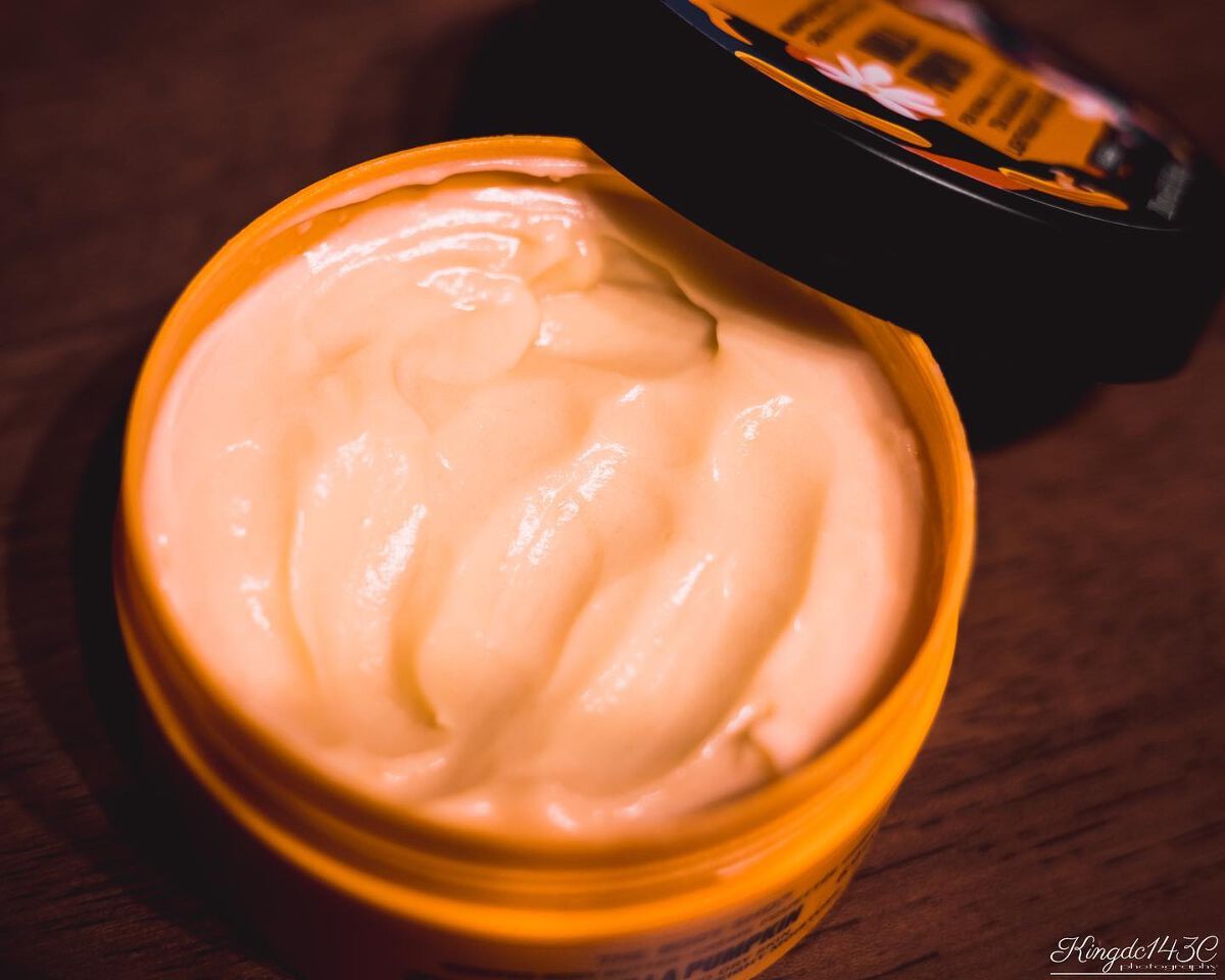 ホイップドボディバター バニラパンプキン/THE BODY SHOP/ボディクリームを使ったクチコミ(2枚目)