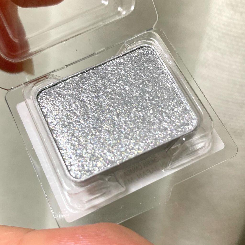 プレスド アイシャドー（レフィル） W クローム シルバー(限定色)/shu uemura/単色アイシャドウを使ったクチコミ（2枚目）
