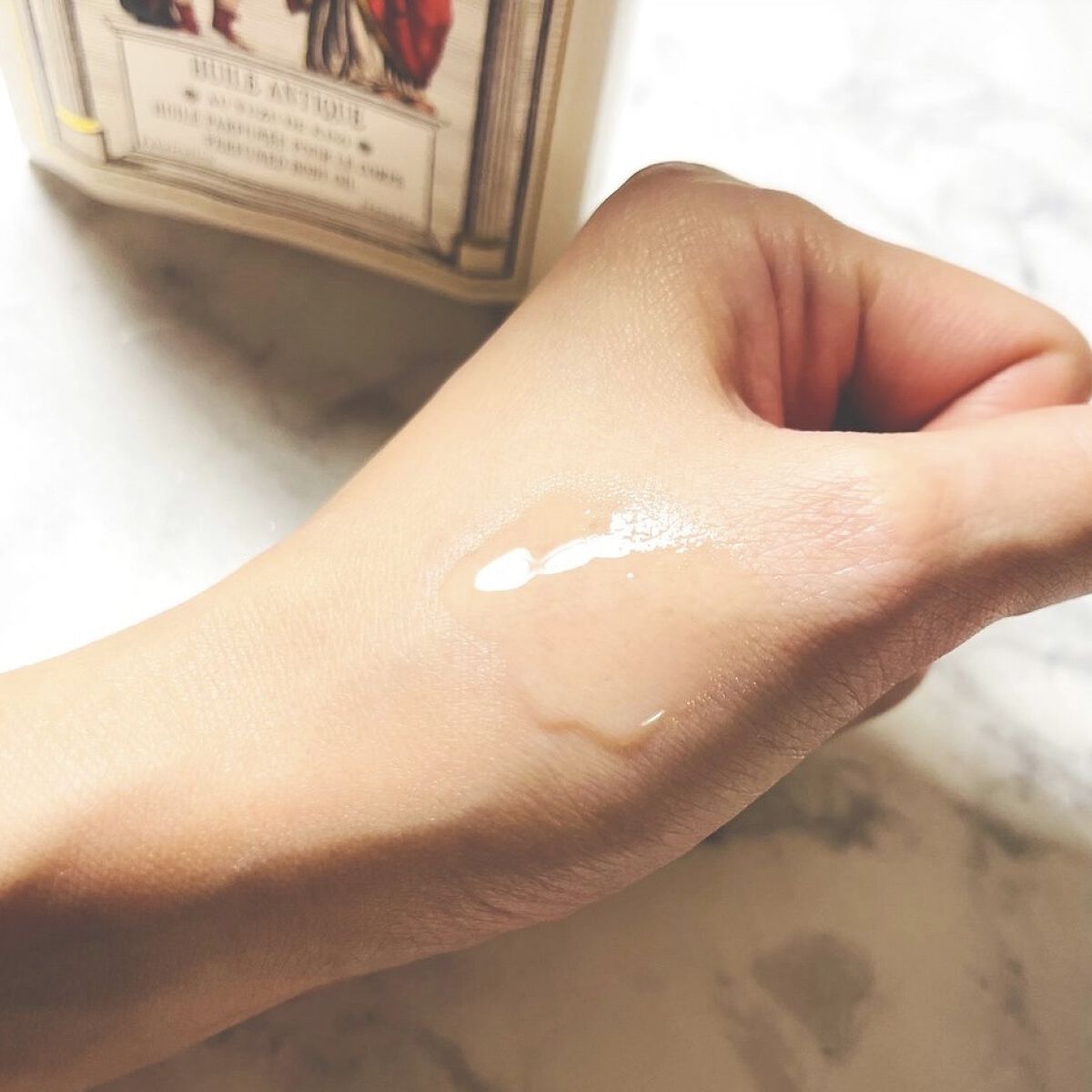 オフィシーヌ・ユニヴェルセル・ビュリー ユイル・アンティーク ユズ・ドゥ・キソのクチコミ「見た目がもうオシャレすぎる🥺❣️


置いておくだけで絵になるし
冬の時期におすすめのオイル！.....」（2枚目）