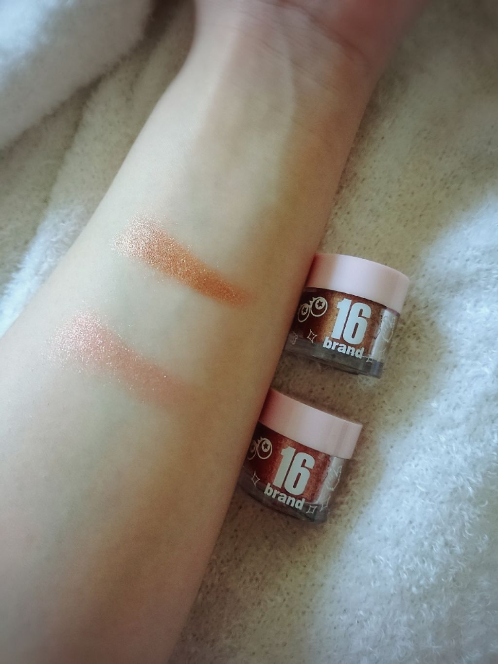 16CANDY ROCK PEAEL POWDER/16BRAND/単色アイシャドウを使ったクチコミ（3枚目）