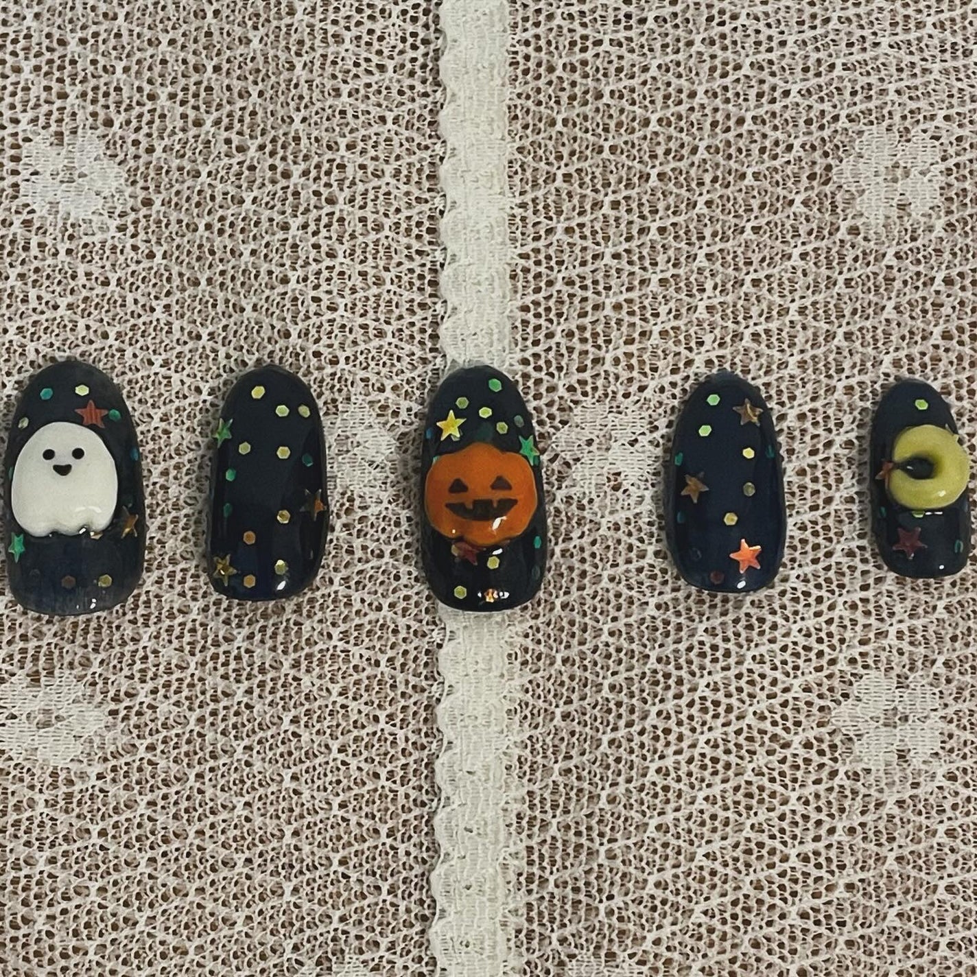 𐔌՞ . .՞ 𐦯 on LIPS 「ハロウィンネイル🎃🌙👻#ハロウィン#ハロウィンネイル#ネイル#..」(1枚目)