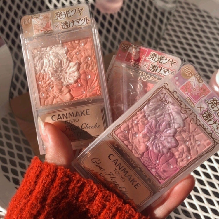 奏 on LIPS 「このチークパケから可愛すぎる🐰🎀3色ともほんとに仕上がり可愛い..」(1枚目)