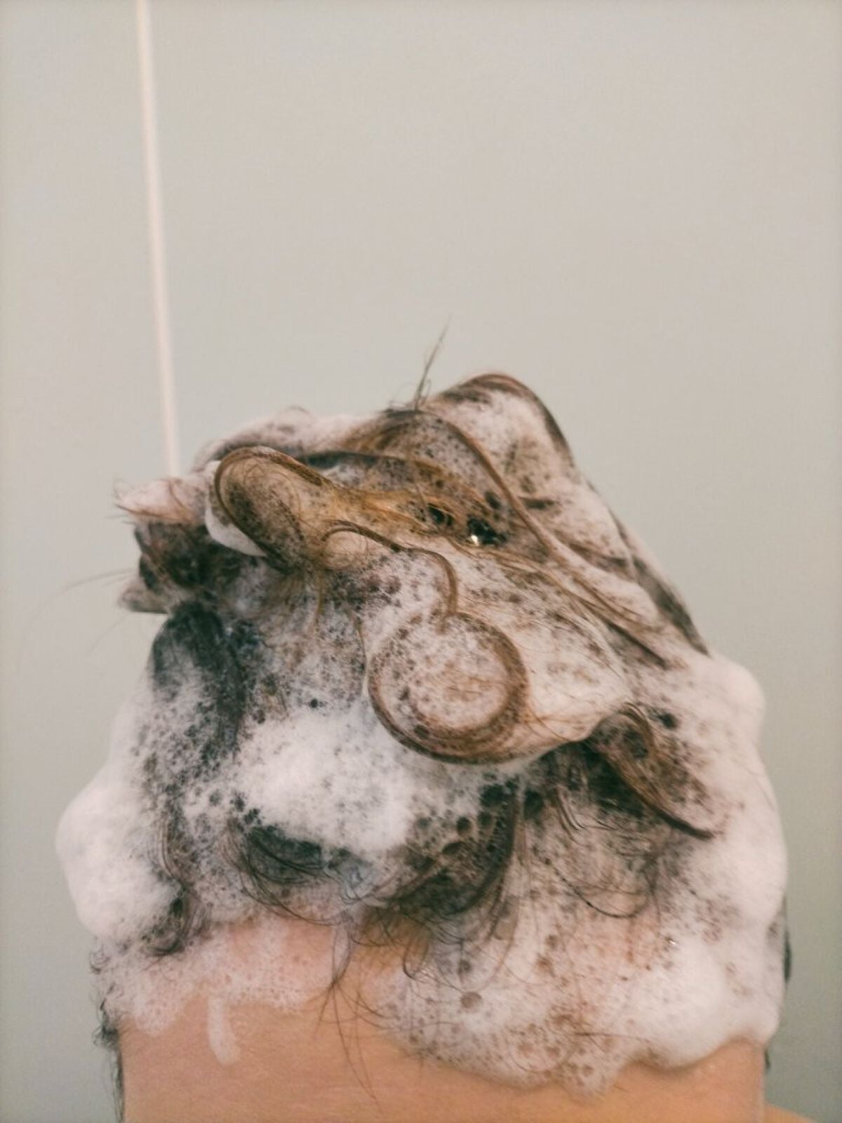 kyo5 on LIPS 「シャンプーは保水ジェル状になっていて普段シャンプーを洗い流すと..」(3枚目)