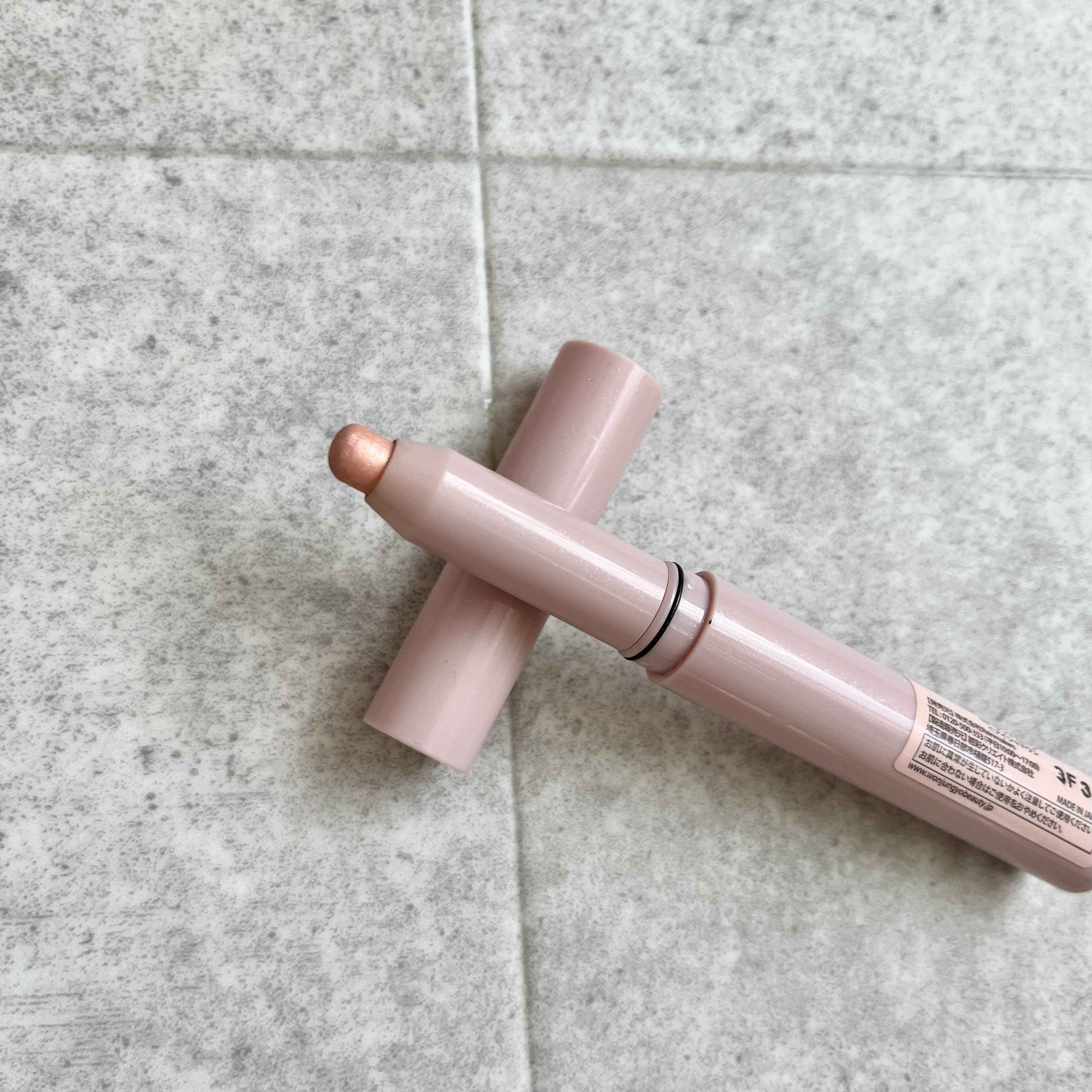 ウォンジョンヨ　メタルシャワーペンシル/Wonjungyo/スティックアイシャドウを使ったクチコミ（3枚目）