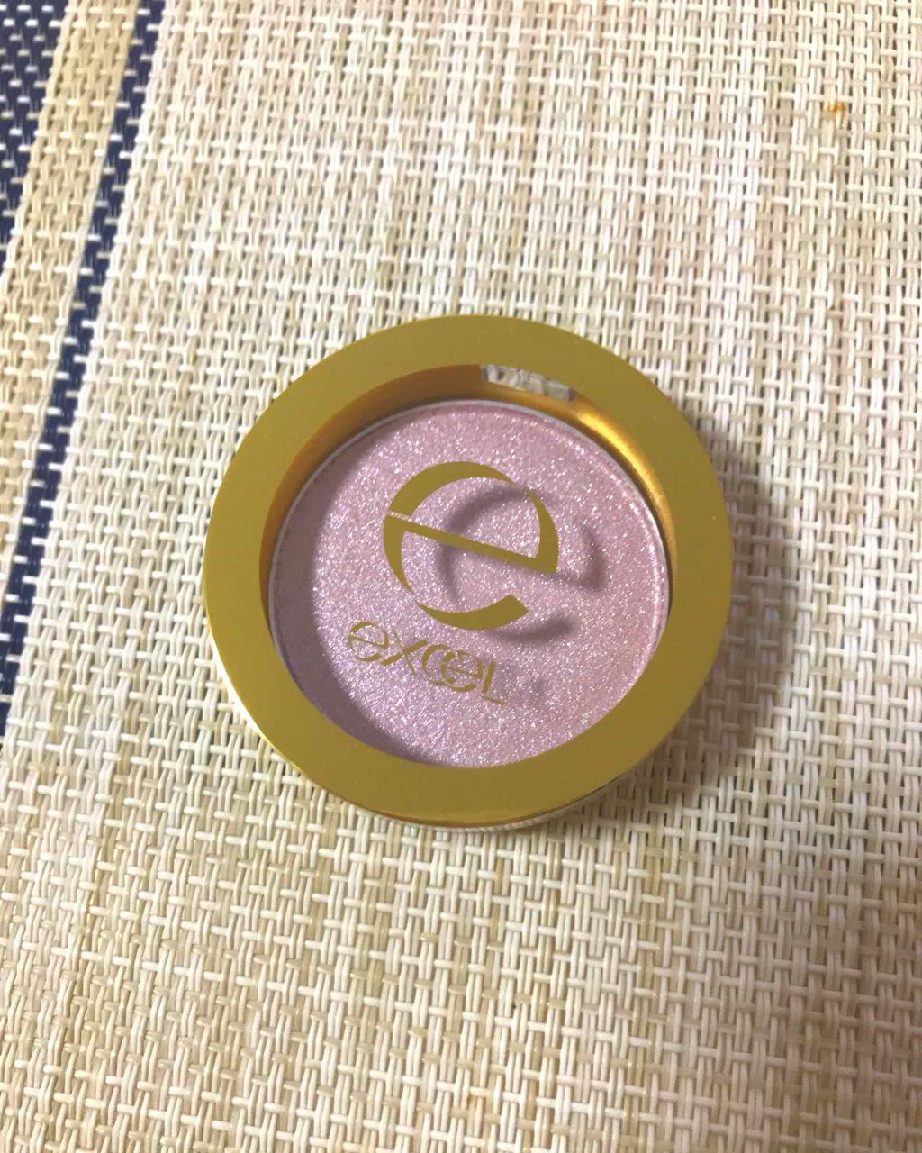 シャイニーシャドウ N/excel/単色アイシャドウを使ったクチコミ（1枚目）