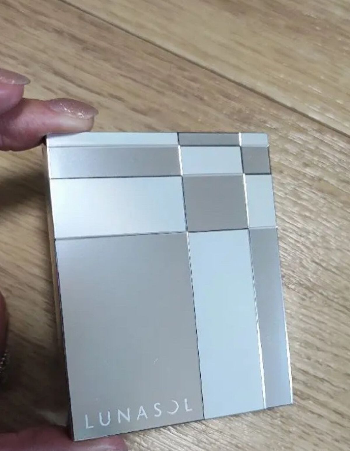 コントラスティングカラーアイズ/LUNASOL/アイシャドウパレットを使ったクチコミ（3枚目）