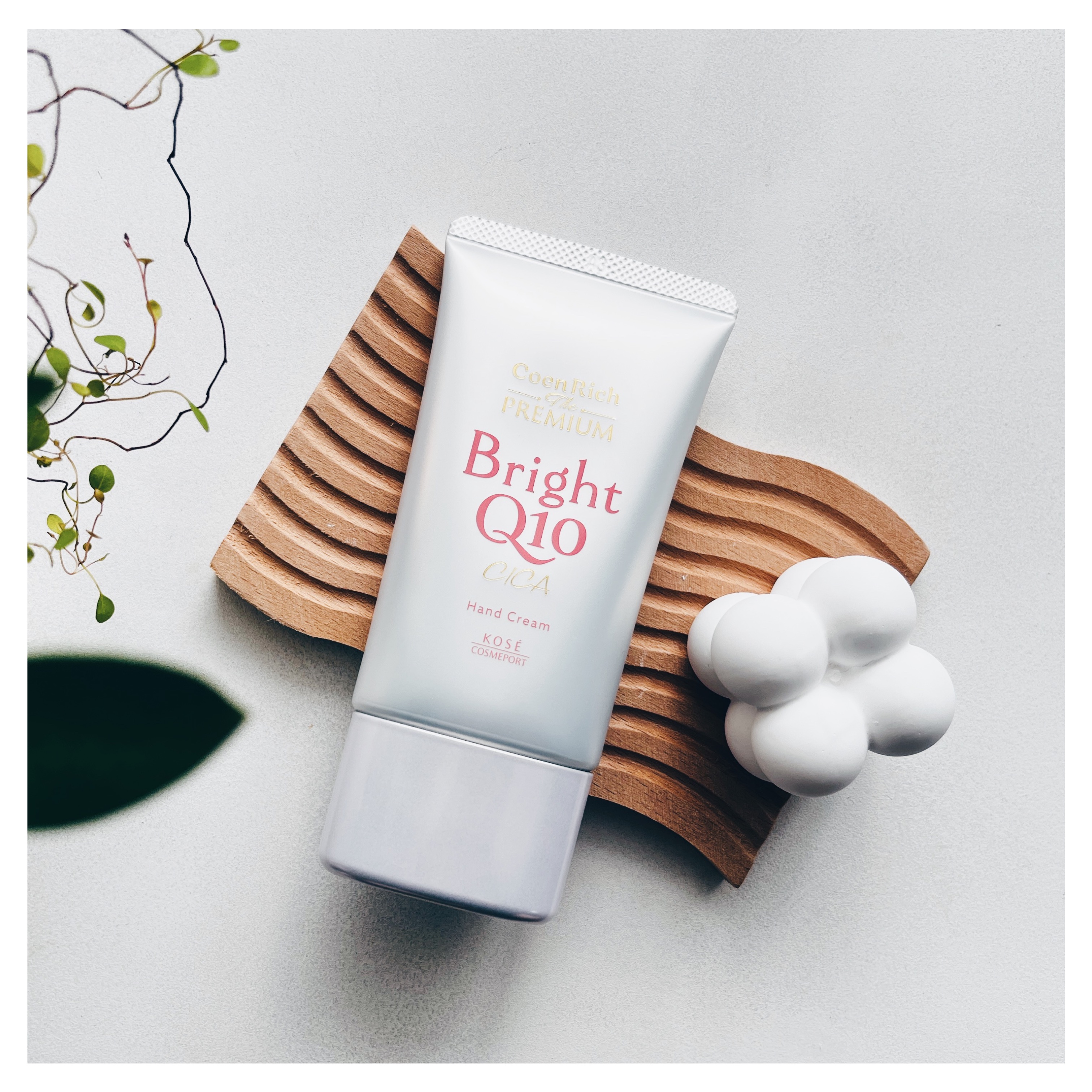 コエンリッチ ザ プレミアム ライトアップ モイストガード ハンドクリーム/コエンリッチQ10/ハンドクリームを使ったクチコミ（3枚目）