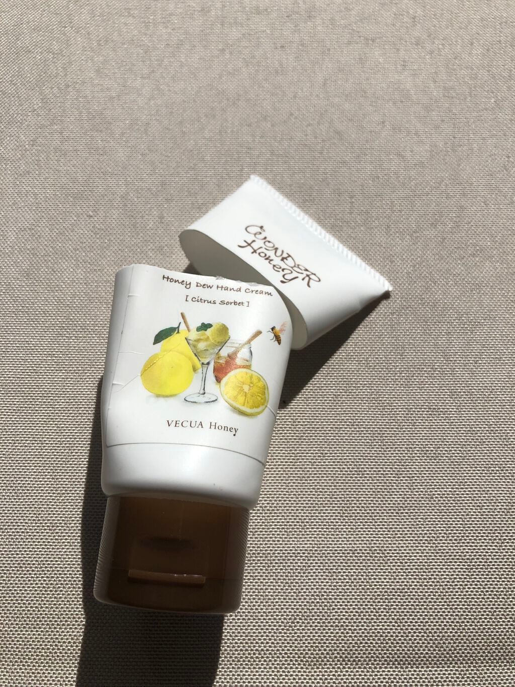 ワンダーハニー とろとろハンドクリーム シトラスソルベ/VECUA Honey/ハンドクリームを使ったクチコミ(1枚目)
