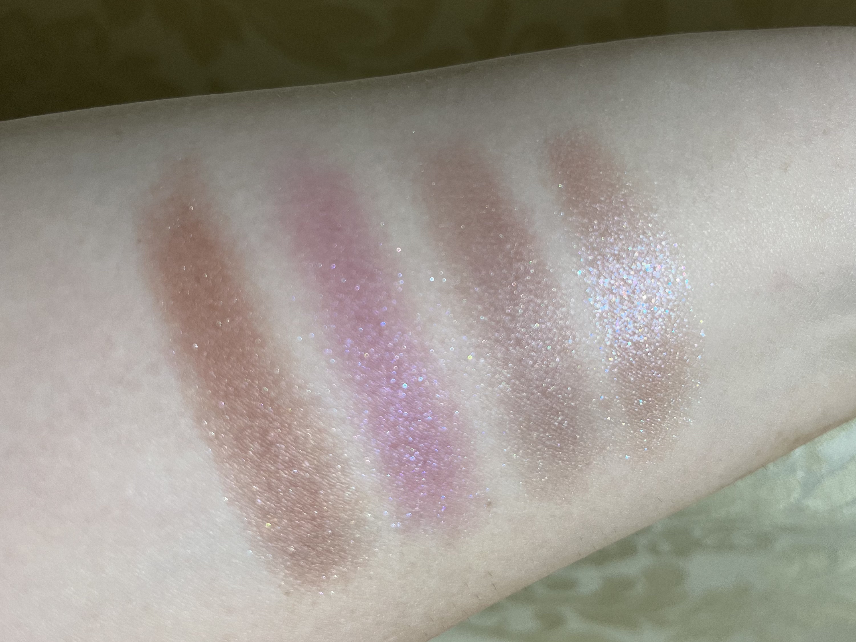 パウダー キス リキッド リップカラー フェロッシュ!/M・A・C/口紅を使ったクチコミ（2枚目）