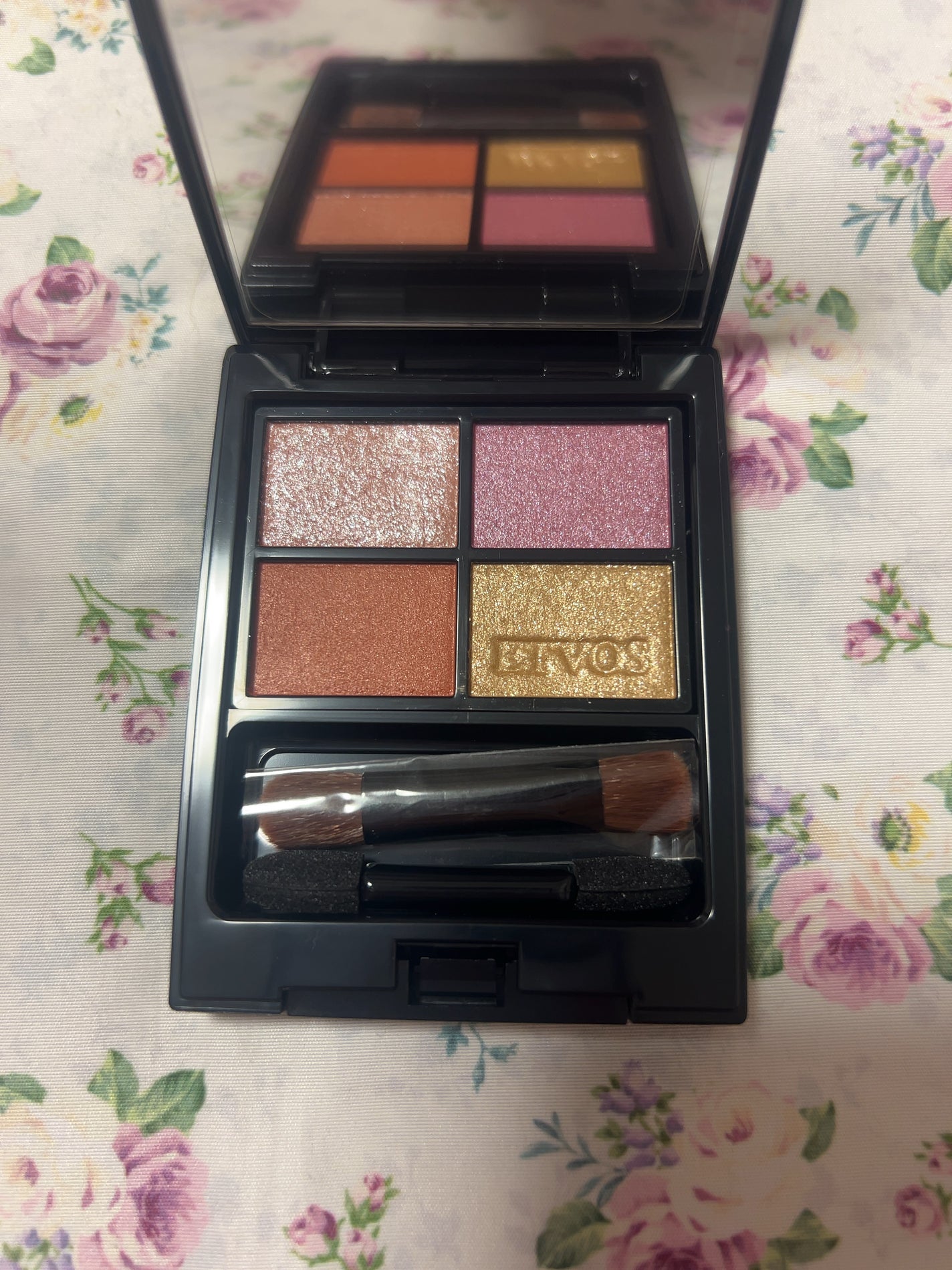 ミネラルクラッシィシャドー/エトヴォス/アイシャドウパレットを使ったクチコミ(1枚目)