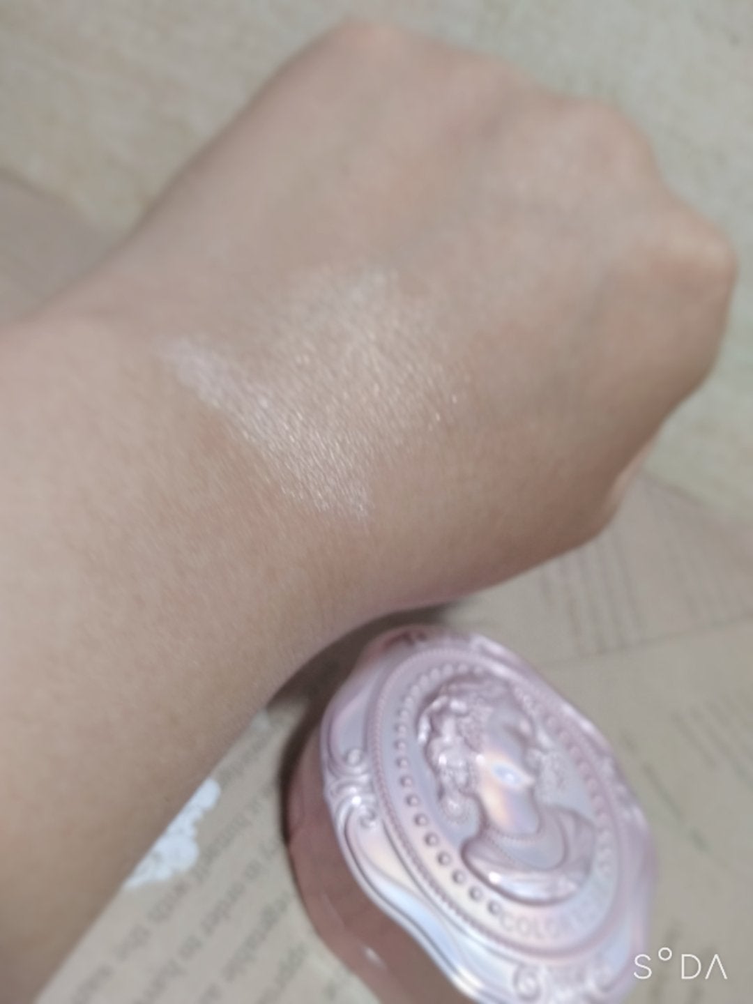 女王のカメオグラデーションチーク/COLORROSE/パウダーチークを使ったクチコミ(3枚目)