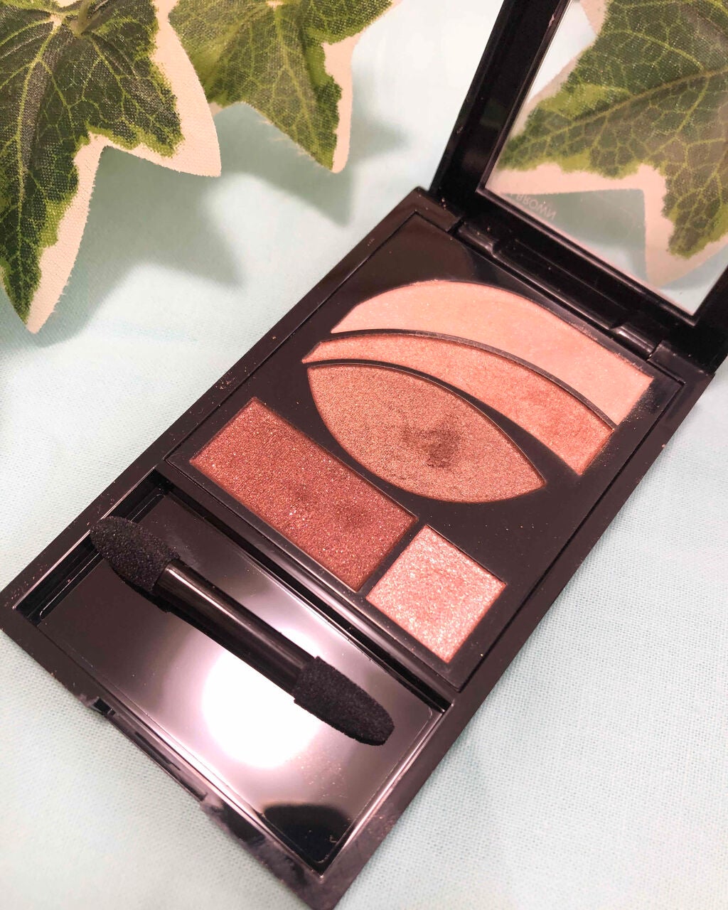 フォトレディ プライマー プラス シャドウ/REVLON/アイシャドウパレットを使ったクチコミ(2枚目)