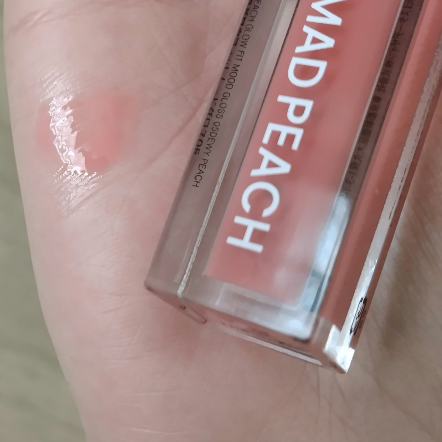 マッドピーチグロウフィットムードグロス/MAD PEACH/リップグロスを使ったクチコミ(3枚目)